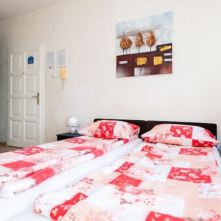 Momo'S Studio Apartment Subotica Buitenkant foto