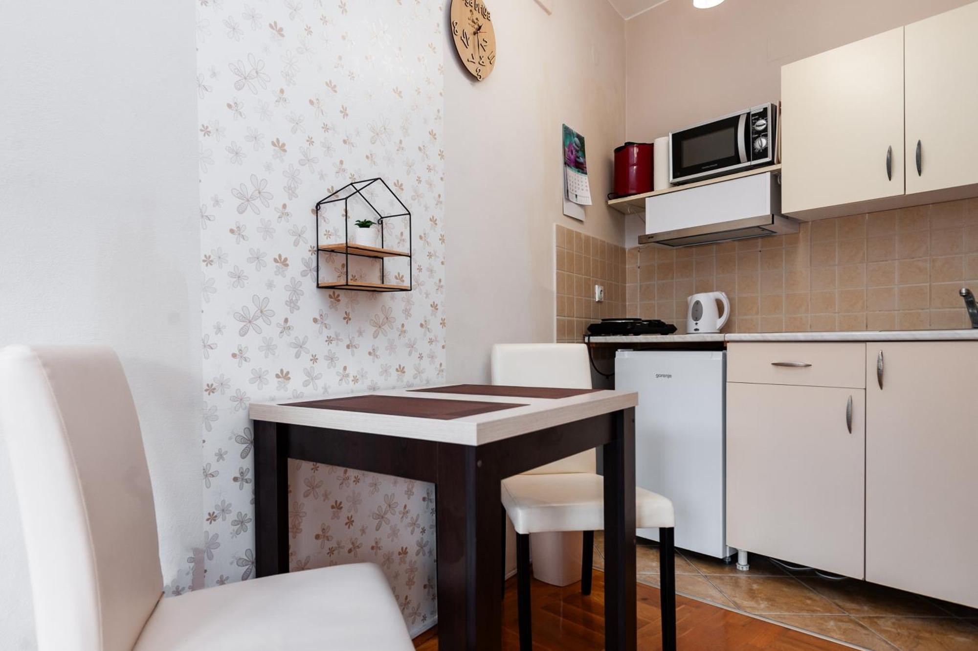 Momo'S Studio Apartment Subotica Buitenkant foto